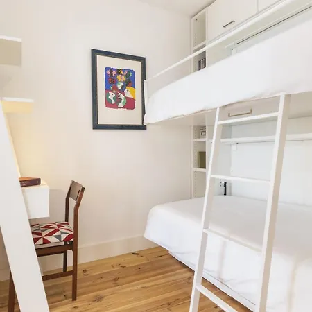 아파트 Bica 2 Bed Aircon Ultrafast Net Fully Equipped 리스본